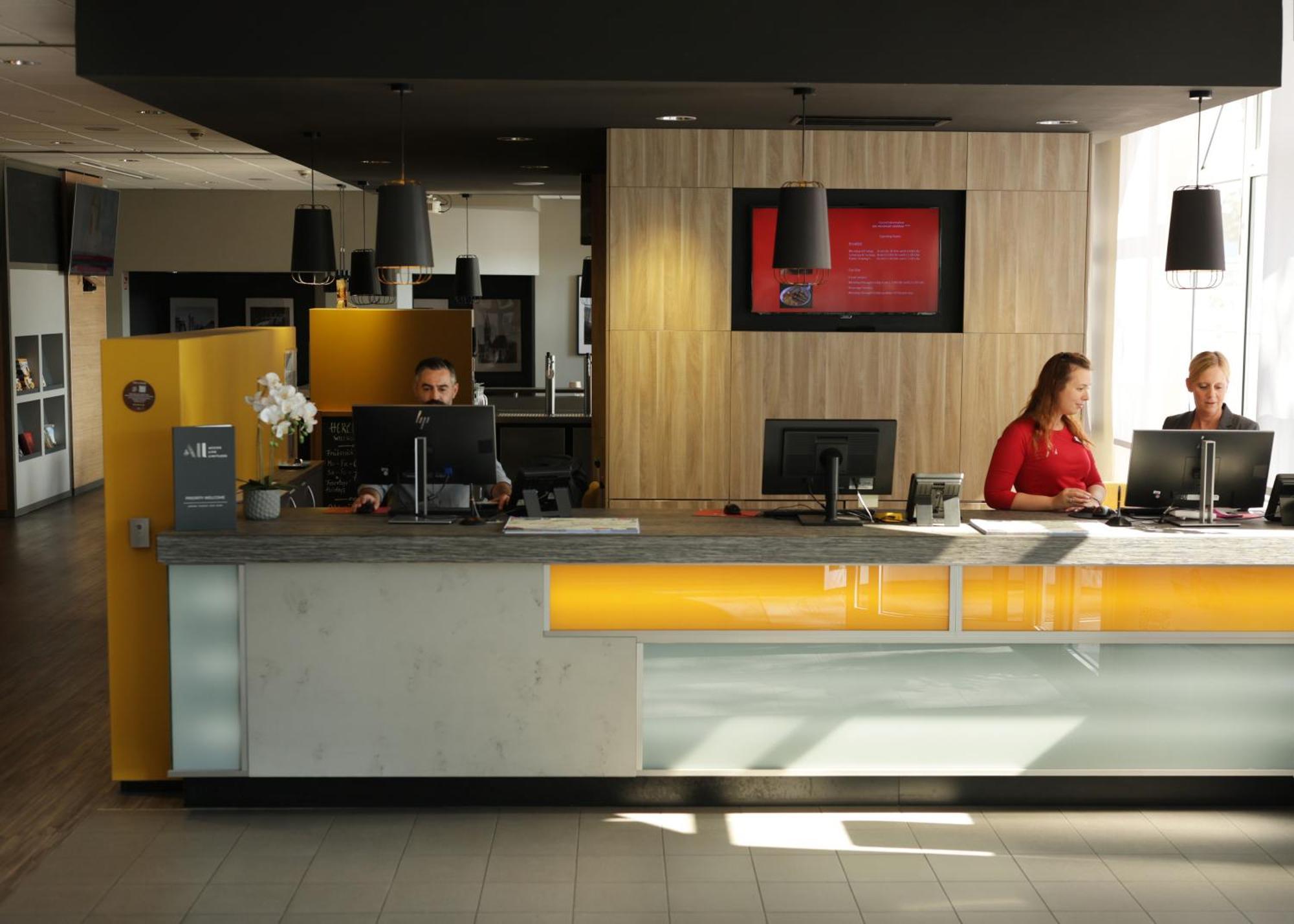 Ibis Frankfurt Centrum Fráncfort del Meno Exterior foto
